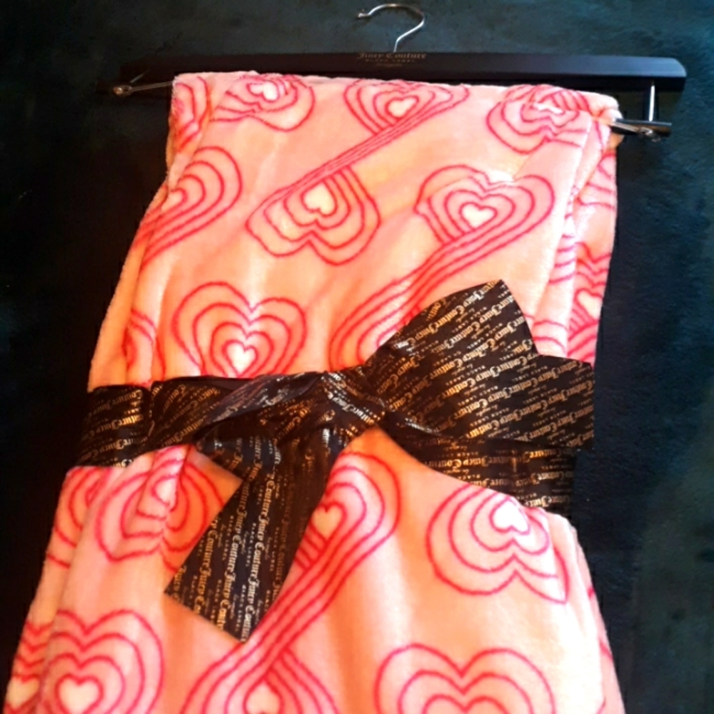 Juicy Couture THROW